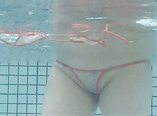 Bikini, Ispod vode